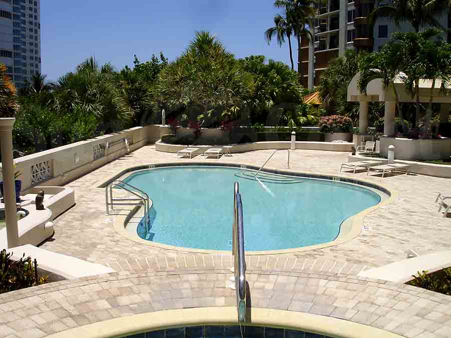 Bay Shore Place Community Pool and Hot Tub